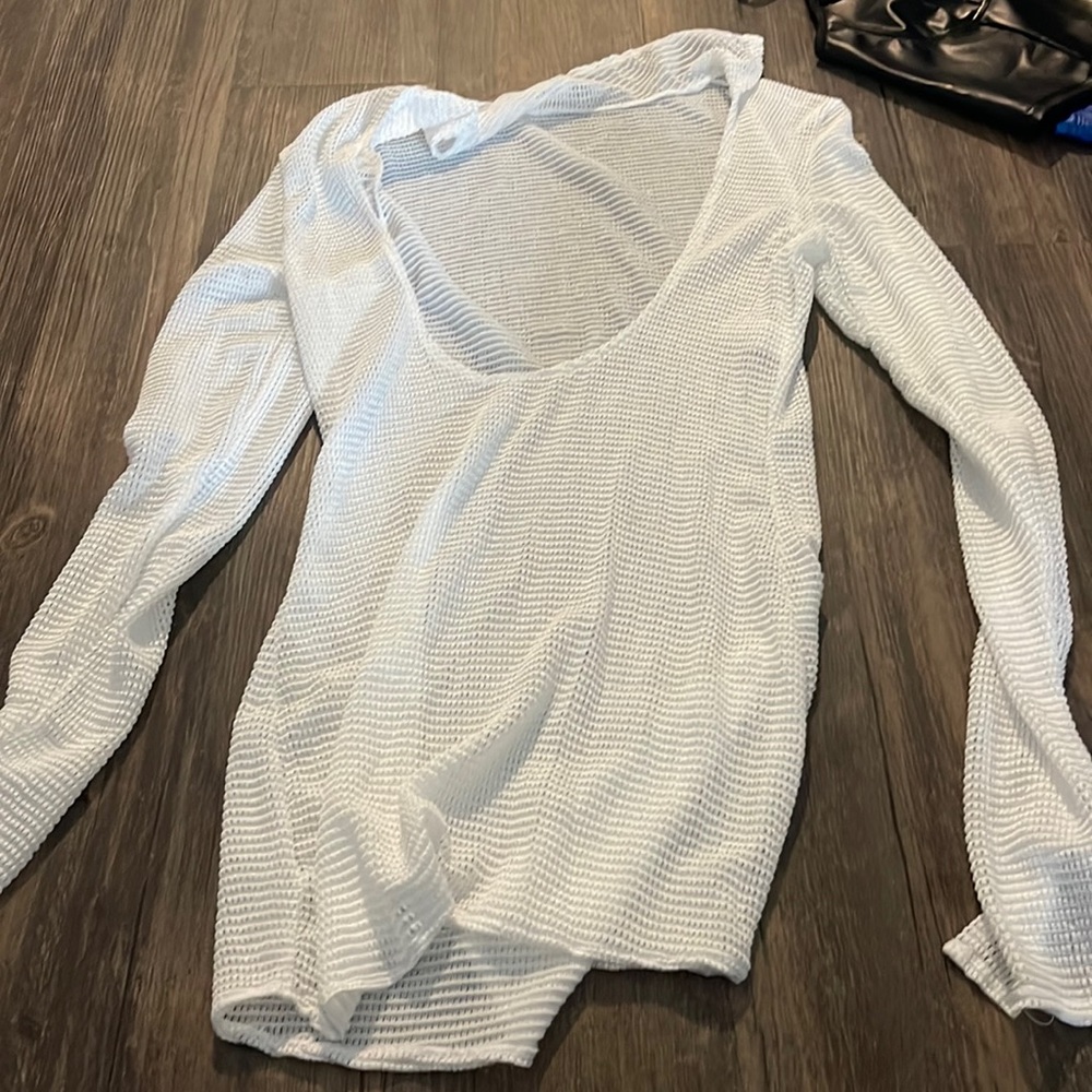 long sleeve deep neck